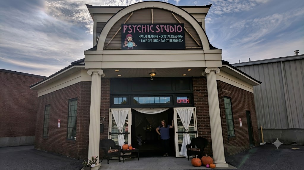 Daylight view of the Psychic Readings by Elizabeth storefront in Pittsfield, Massachusetts